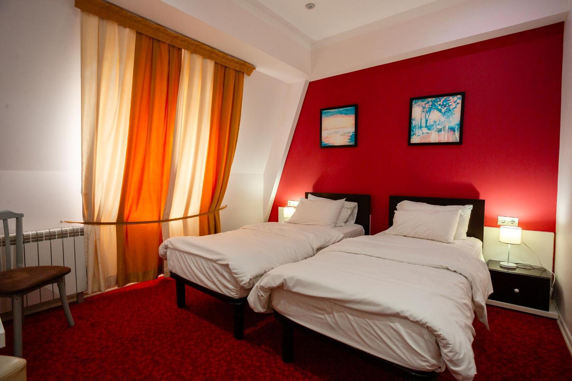 Piazza Four Colours Hotel Batumi Exterior photo