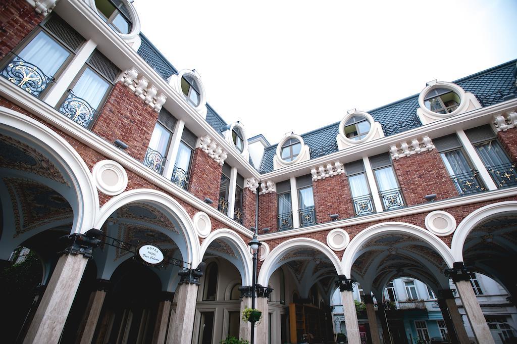 Piazza Four Colours Hotel Batumi Exterior photo