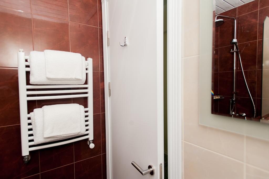 Piazza Four Colours Hotel Batumi Room photo