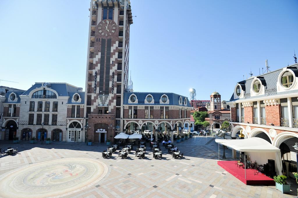 Piazza Four Colours Hotel Batumi Exterior photo